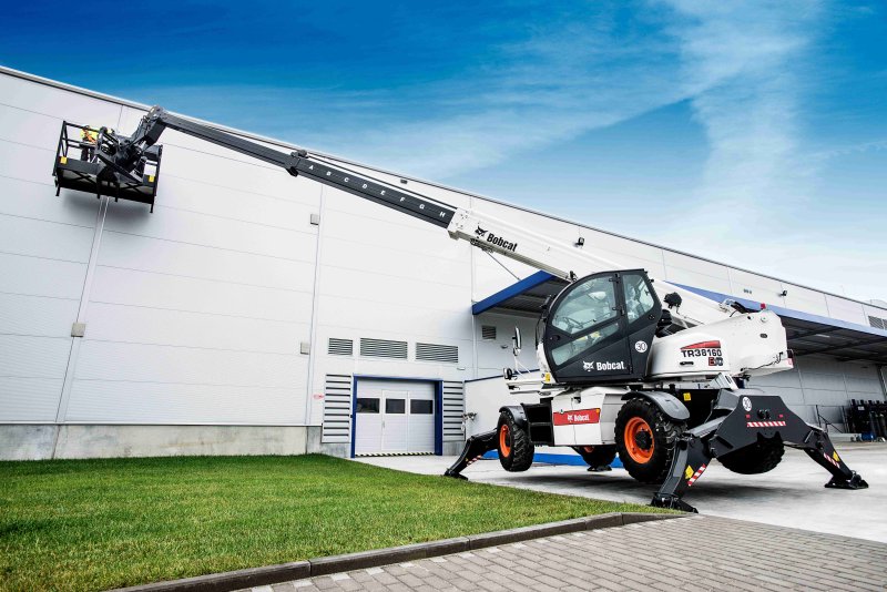 Телескопический погрузчик с поворотной башней Bobcat tr40.180