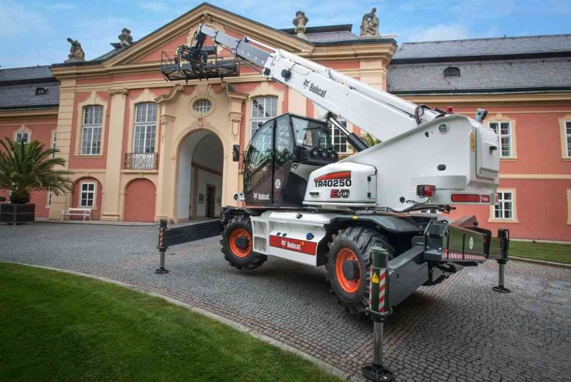 Телескопические погрузчики Bobcat с поворотной башней