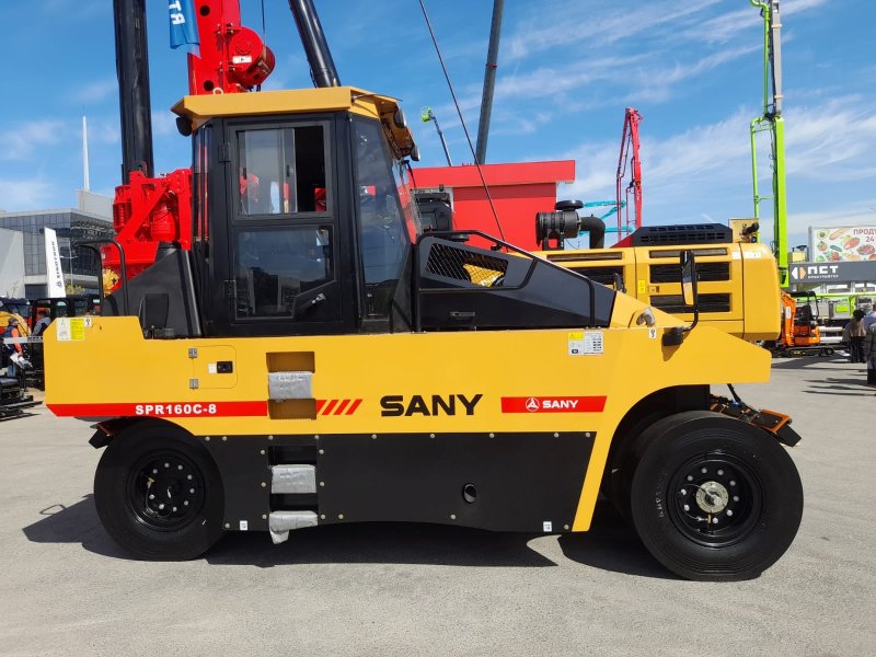 Каток sany