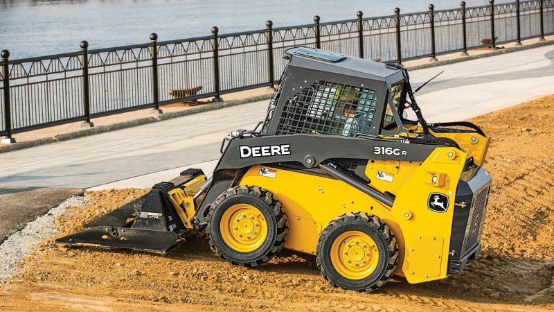 Мини погрузчик John Deere