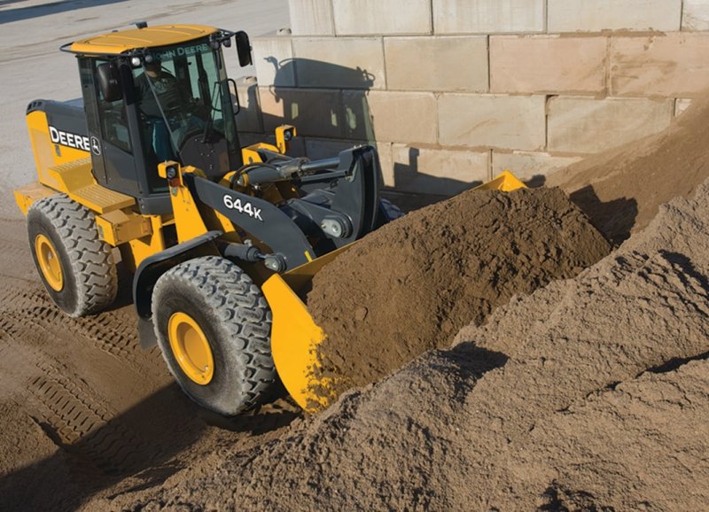 Погрузчик John Deere 744k