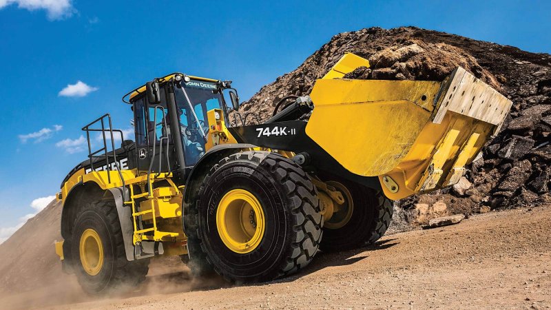 Фронтальный погрузчик John Deere 744k
