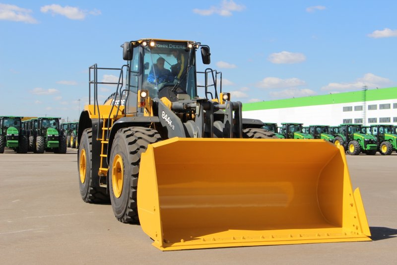 John Deere 844k