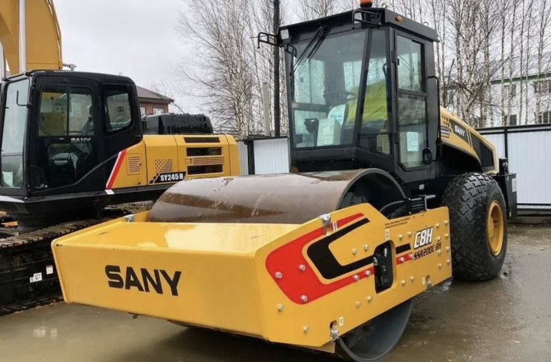 Каток грунтовый Liugong clg6616
