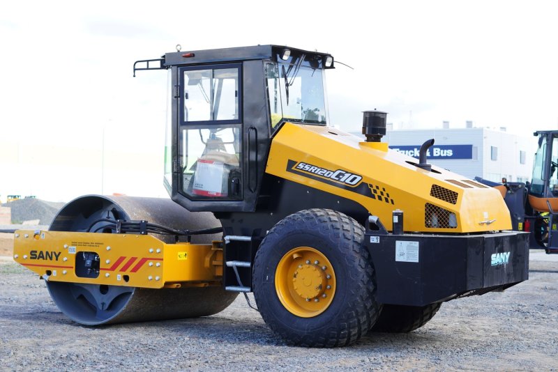 Каток грунтовый sany ssr100c
