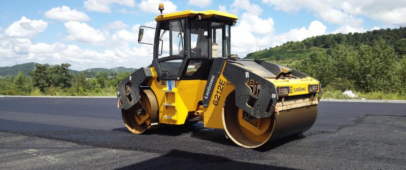 Каток дорожный Liugong clg6616e