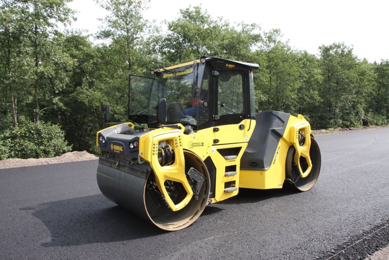 Асфальтовый каток Bomag BW 100 ad-4