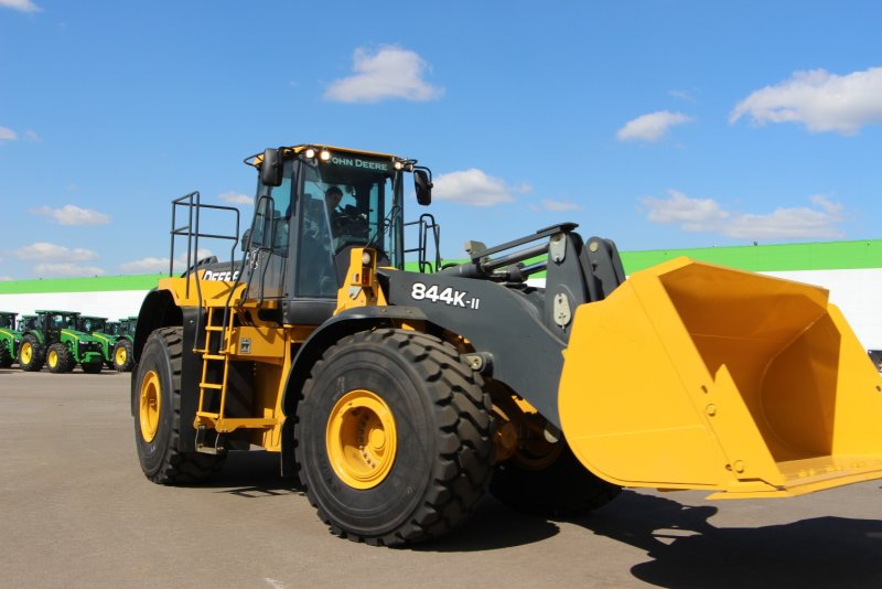 Погрузчик John Deere 318d