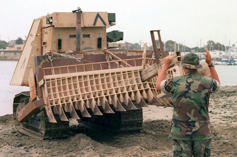 Израильский военный бульдозер