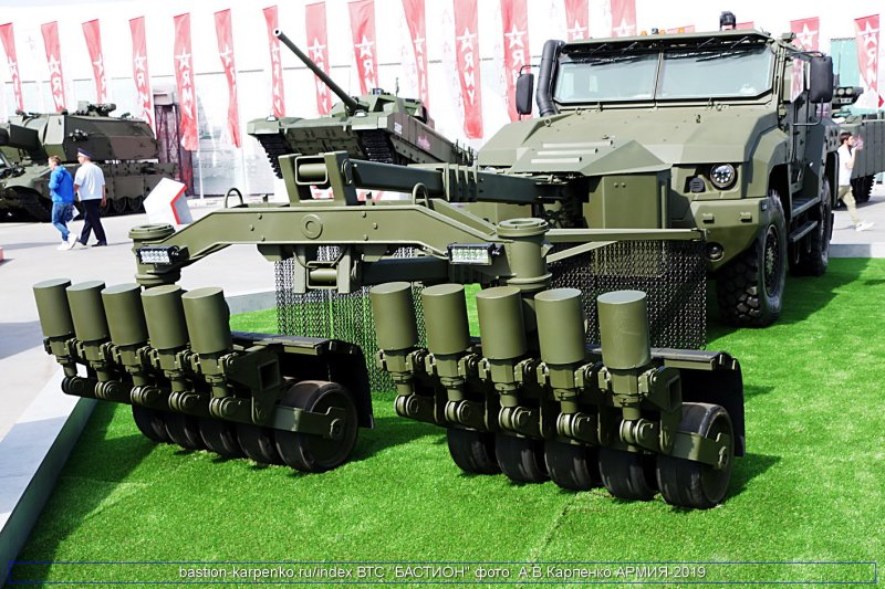 Инженерный танковый минный трал ТМТ-С