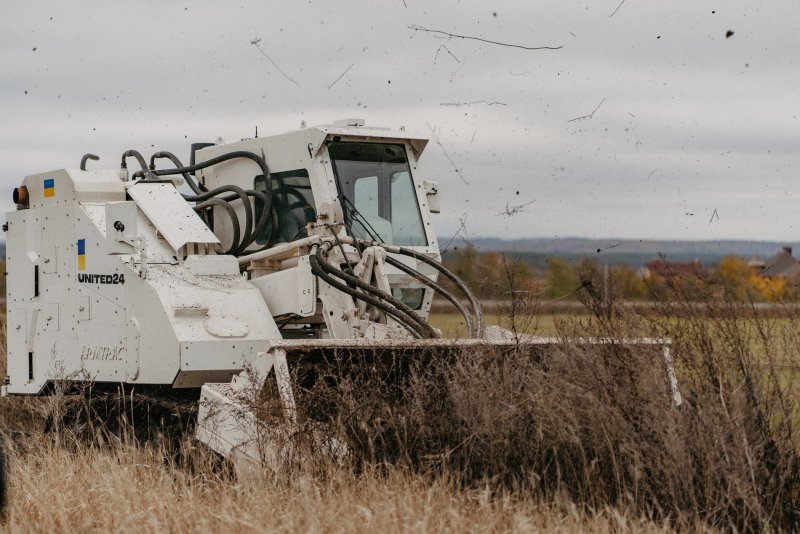 Armtrac 400
