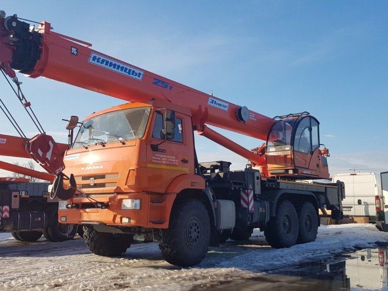 Автокран КС -55713-1к-3