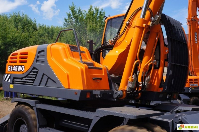 Экскаватор колесный UMG e140w