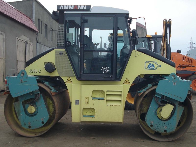 Каток дорожный Амманн av952
