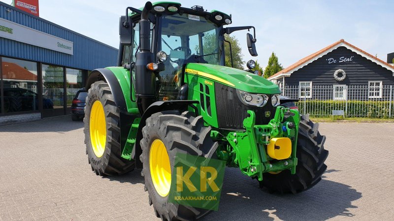 Салон John Deere 6120m