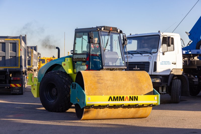 (Каток дорожный грунтовый Ammann ars122 на трале