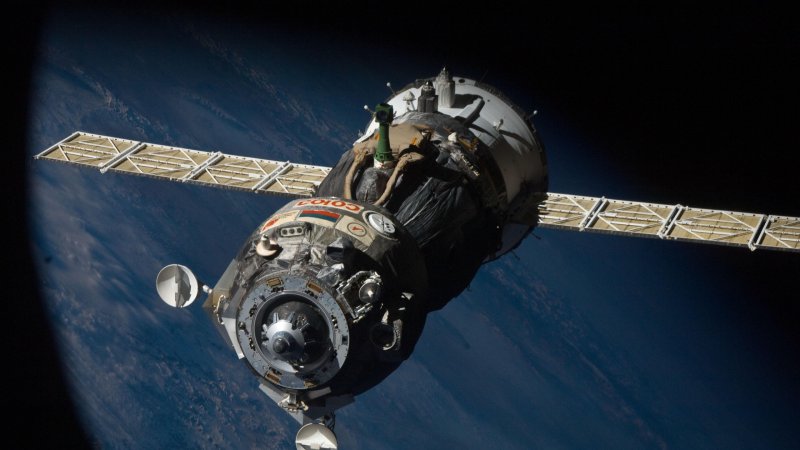 Корабль "Союз ТМ-28" Батурин