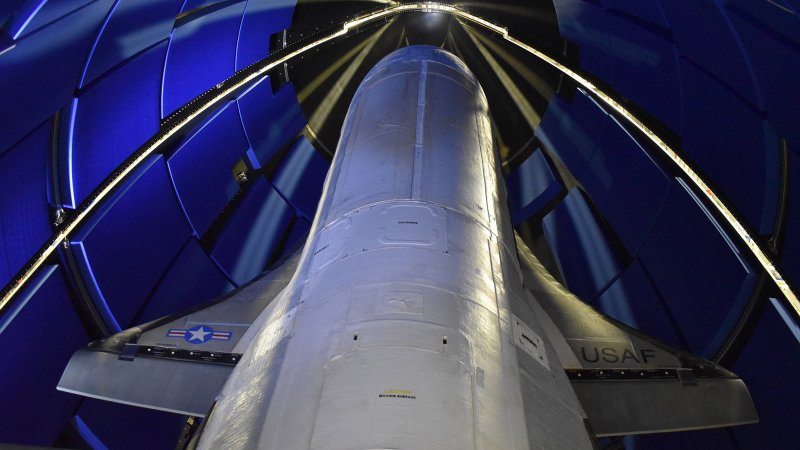 Орбитальный самолёт x-37b