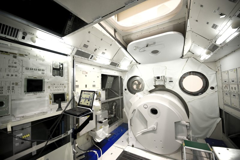 Космическая станция Алмаз