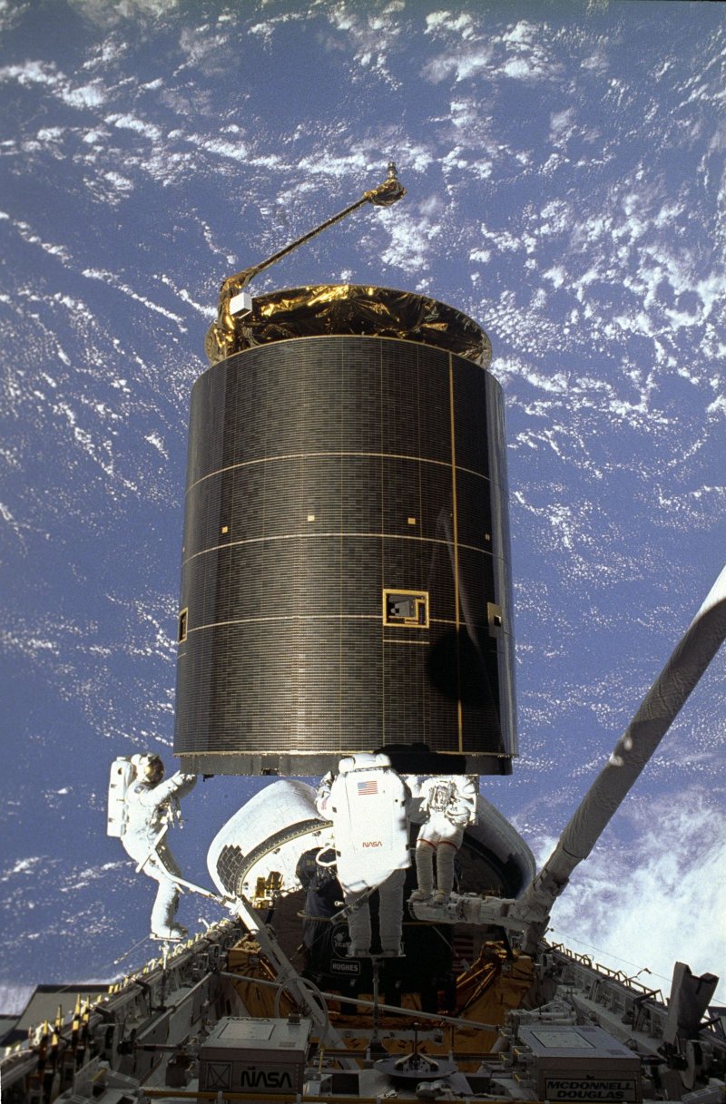 Intelsat 10-02