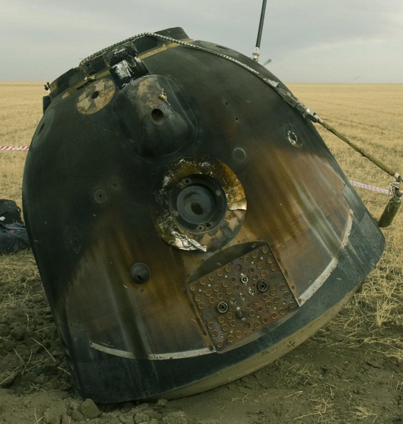 Спускаемая капсула корабля "Союз ТМ-14"