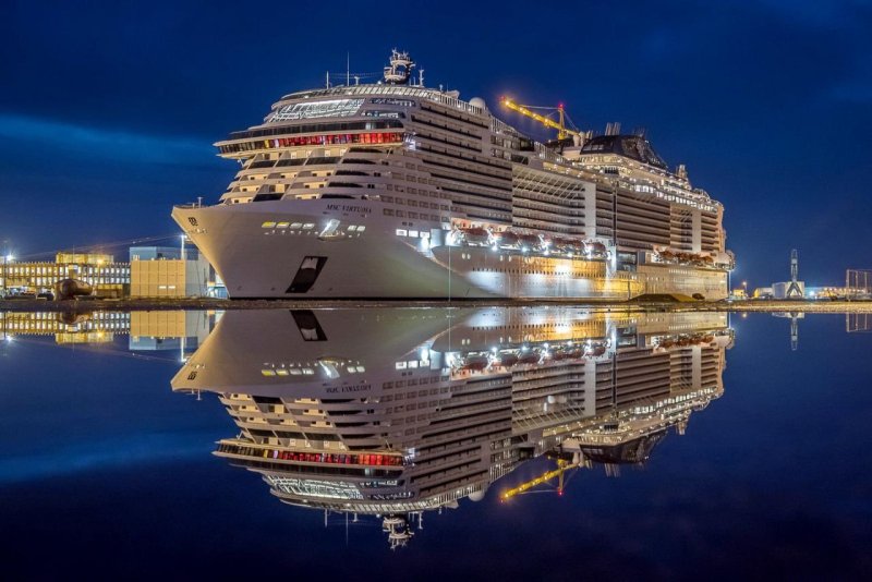 Лайнер MSC Virtuosa новый лайнер