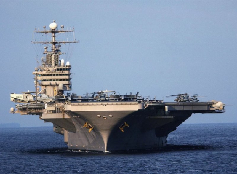 Авианосец США Рональд Рейган