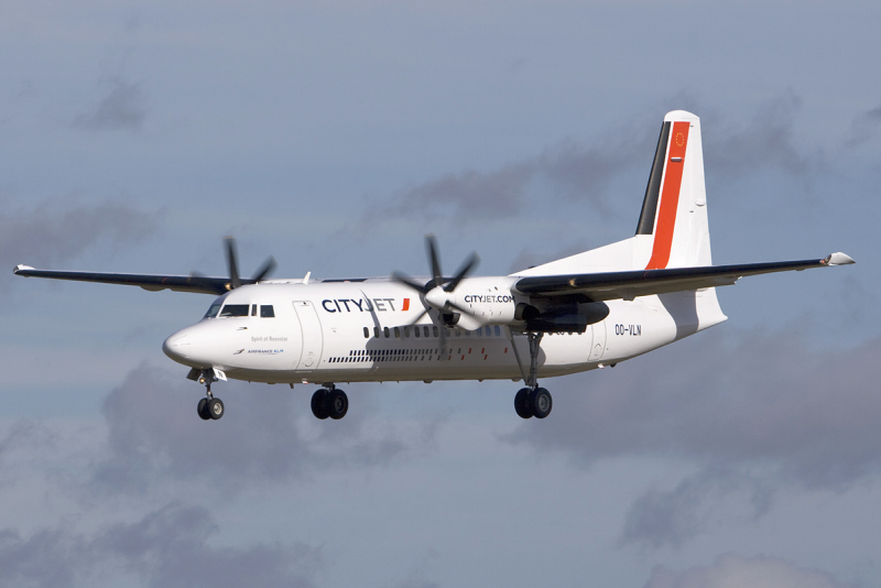 Самолет Fokker 50