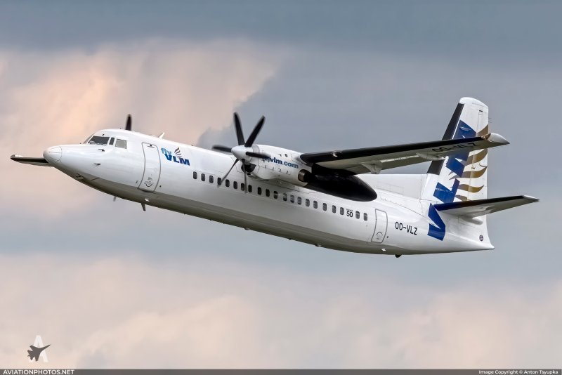 Самолет Fokker 50