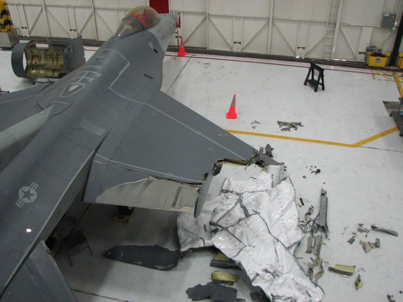 F-16 воздухозаборник