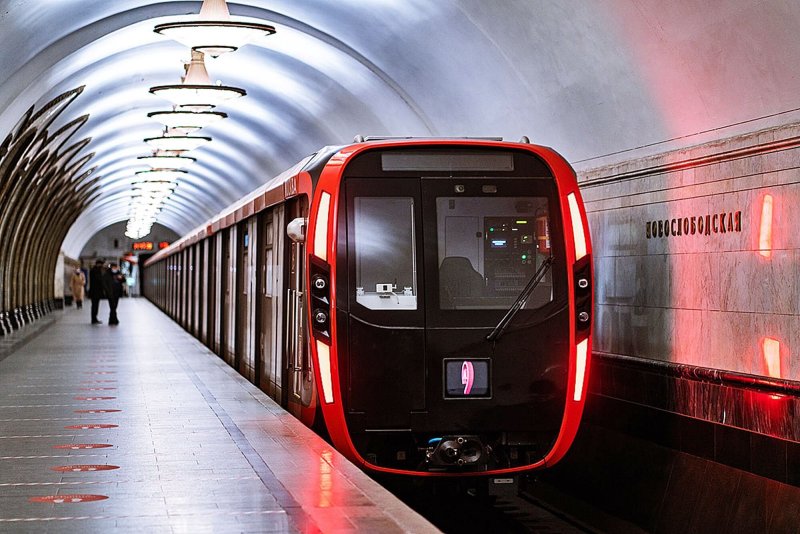 Метро поезда Московского метрополитена