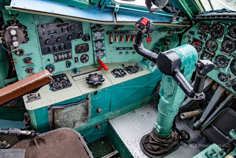 Кабина пилотов АН-22 Антей