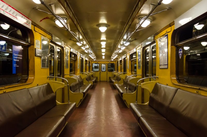 Вагон метро СПБ