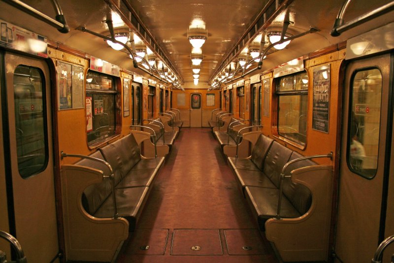 Линкрустовый вагон метро СПБ