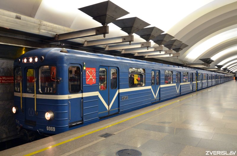 Вагон метро ЕМА 502 Петербург