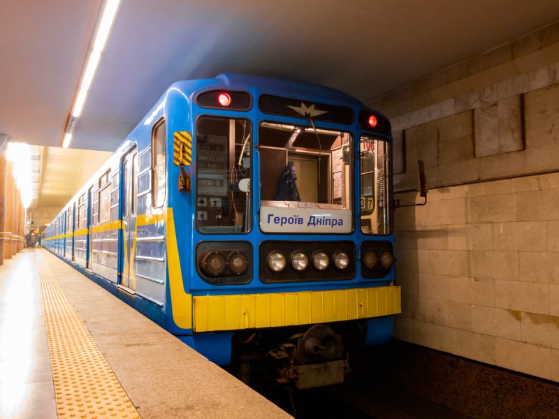 Метропоезд 81-717