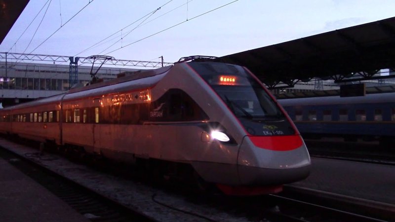 Тарпан электропоезд