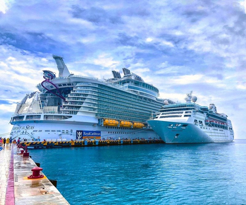 Круизный лайнер Royal Caribbean