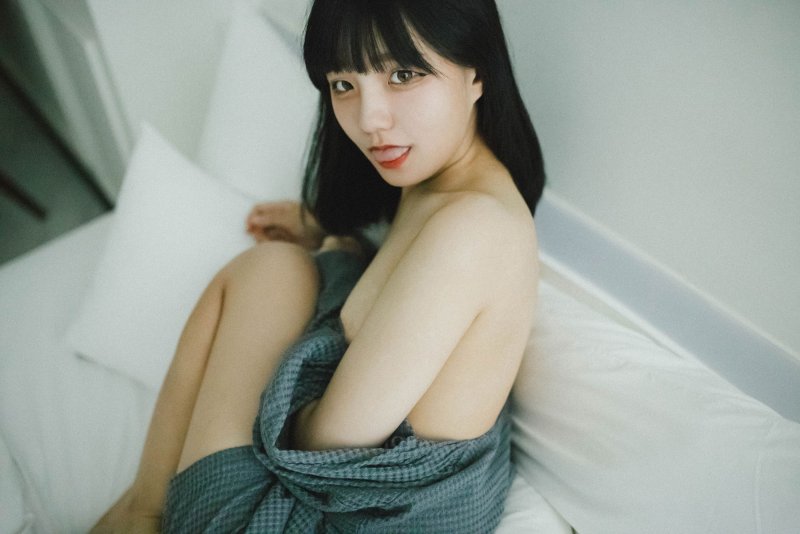 Jeong Jenny (정제니): "swimming Lessons