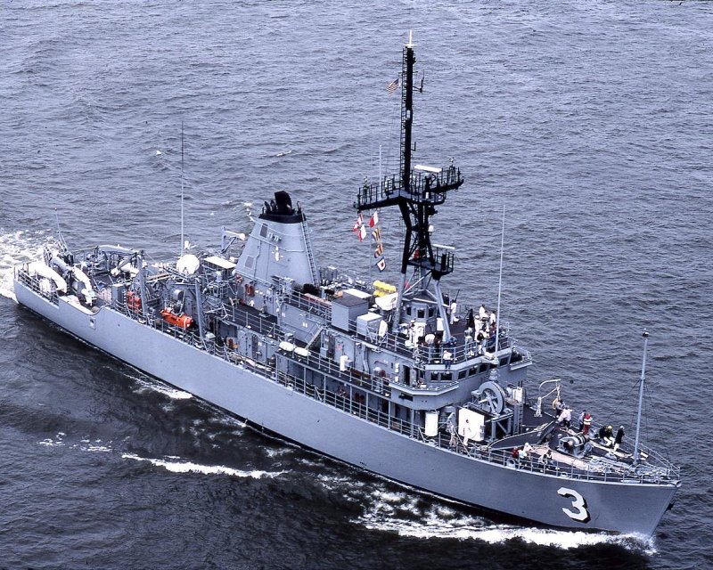 Тральщик ВМС США Эвенджер