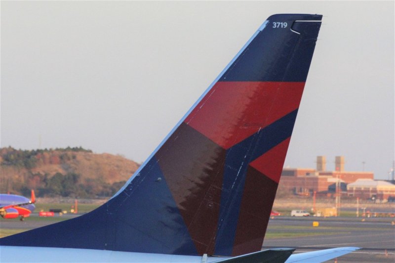 Sukhoi Superjet 100 киль