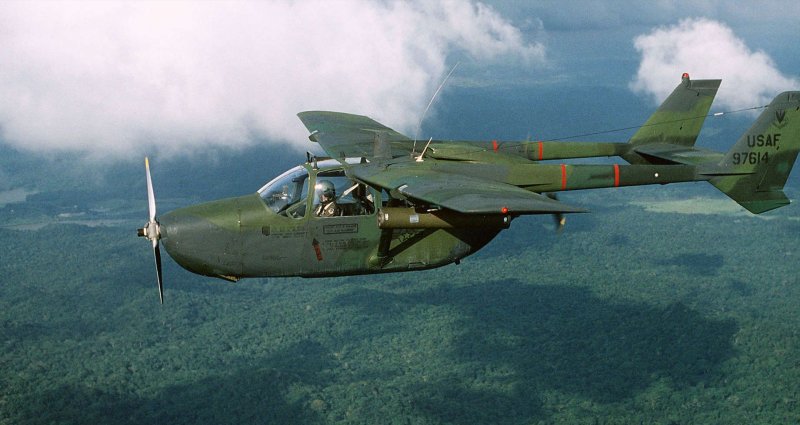 Самолет Cessna o-2 Skymaster