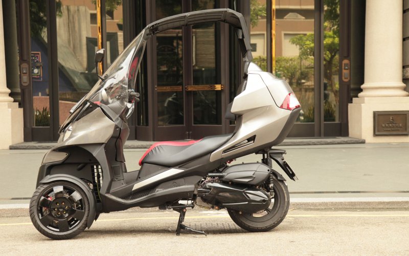 Трицикл Arcimoto SRK