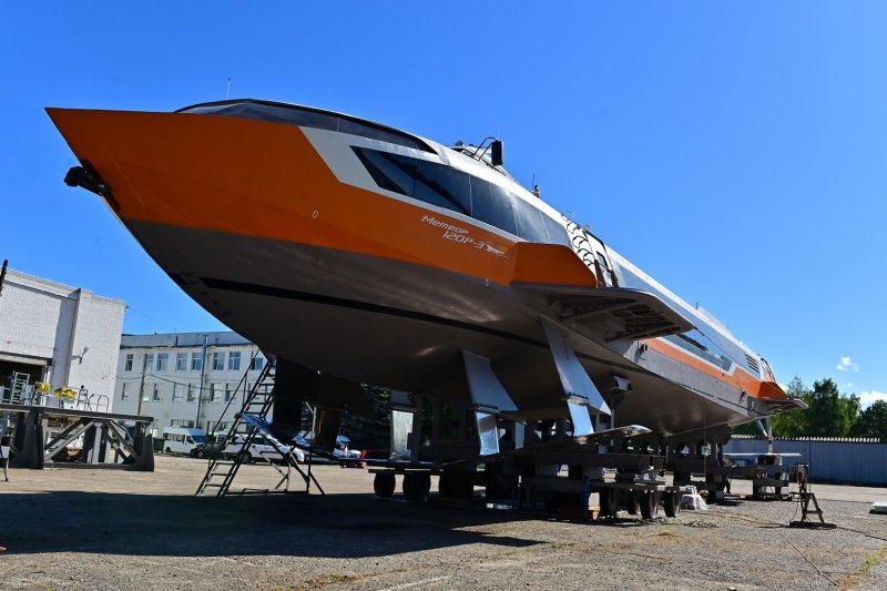 Судно Метеор 120р