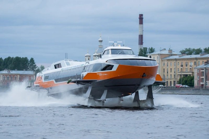 Судно на подводных крыльях Метеор 120р
