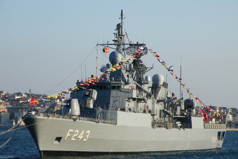 Картинка военного крейсера