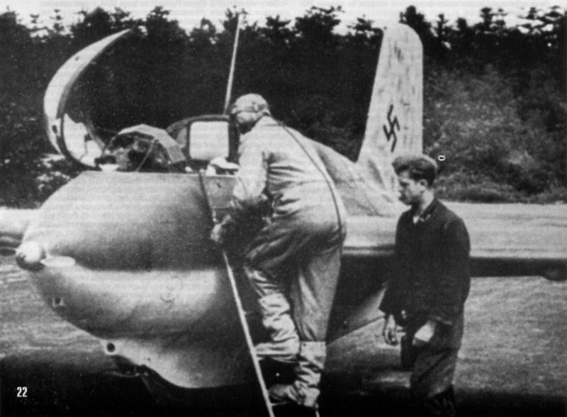 Реактивный истребитель би-1