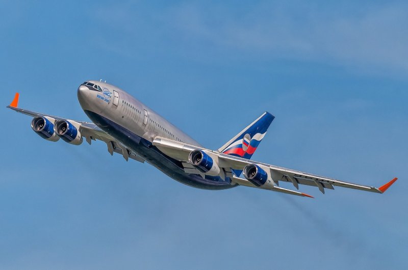 Ил-96-400 пассажирский самолёт