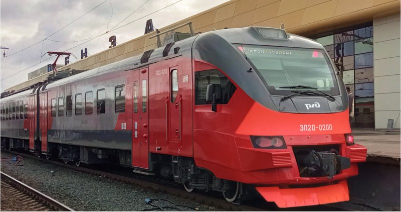 Скоростной поезд Сурская стрела