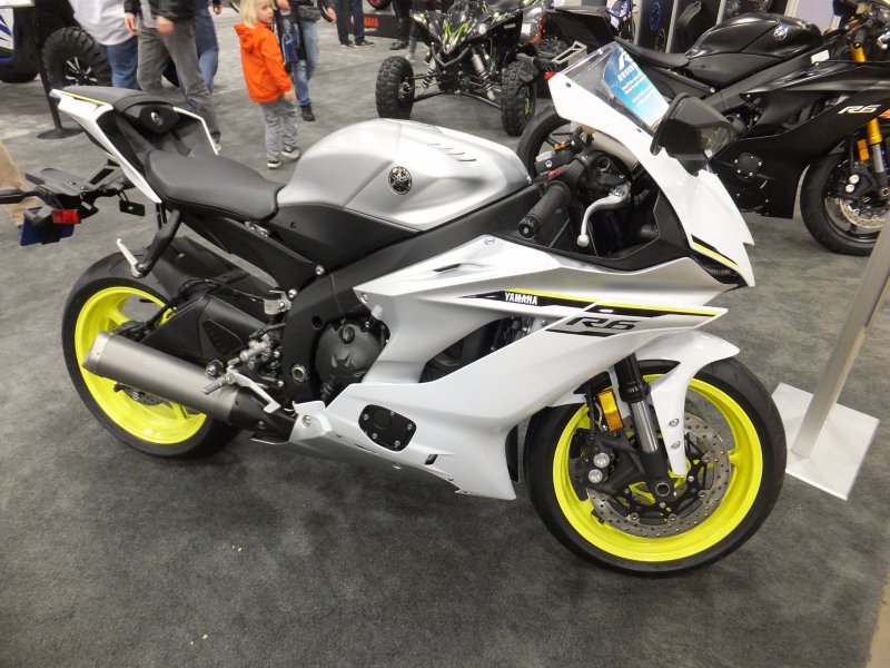 Yamaha r6 White